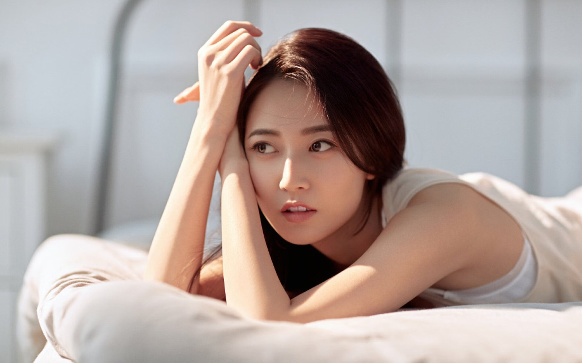 轻艇竞渡兴隆湖，运动生态两相宜